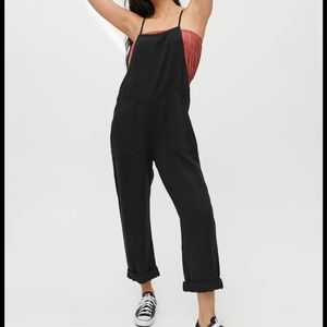 Urban Outfitters black linen overall jumpsuit XS